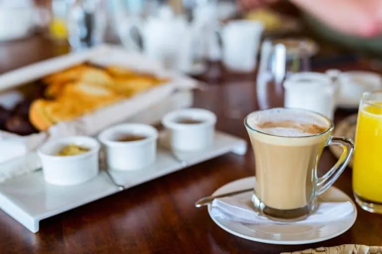 Caffè Misto vs Flat White Which tastes stronger? dripped.coffee