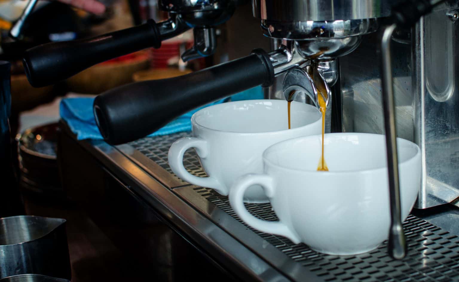 Does Coffee Start To Lose Some Its Caffeine Over Time? dripped.coffee