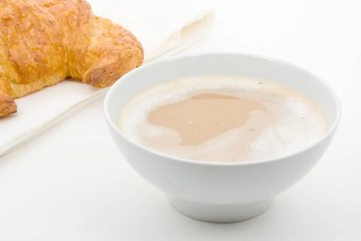 Caffè Misto vs Flat White Which tastes stronger? dripped.coffee